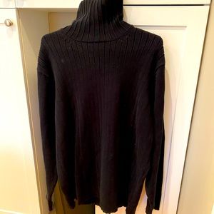 Men’s black turtleneck in size XL